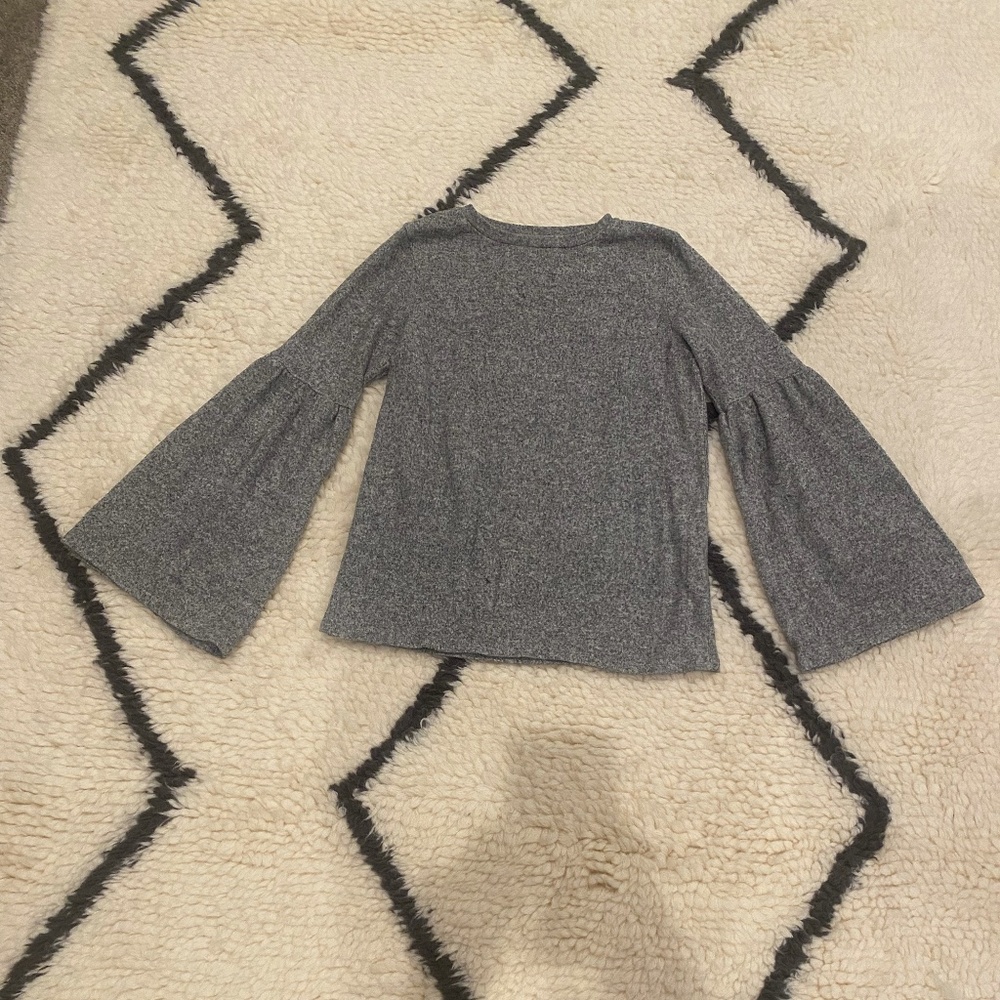 Zara Bell sleeve Top - Picture 3 of 5